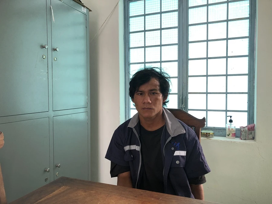 A Bên tại cơ quan điều tra. Ảnh VL