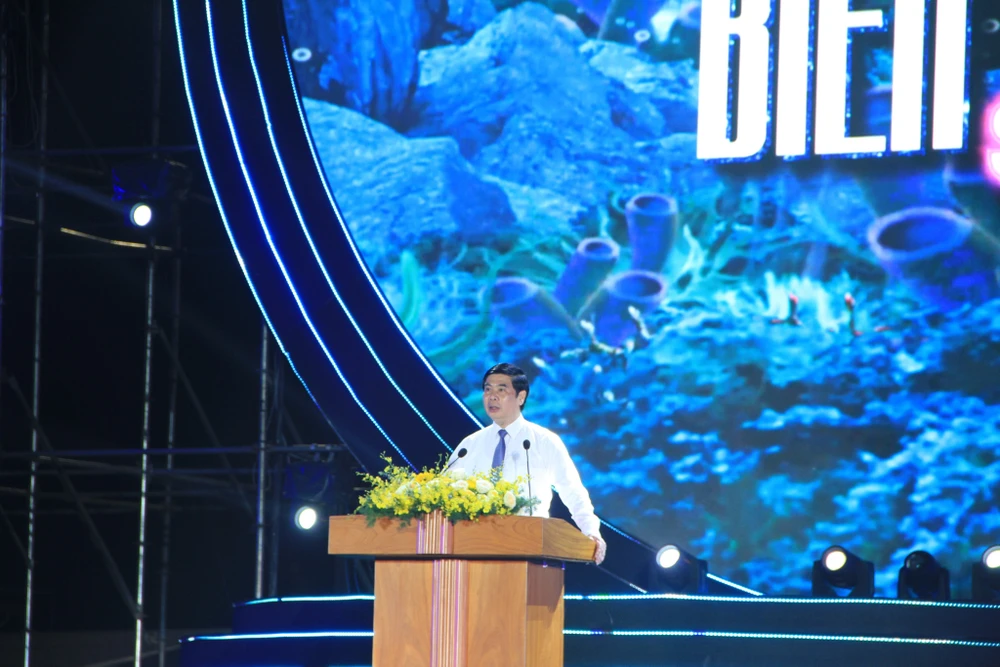 Ông Lâm Hải Giang, Phó chủ tịch UBND tỉnh Bình Định phát biểu khai mạc lễ hội du lịch 2023. Ảnh QN