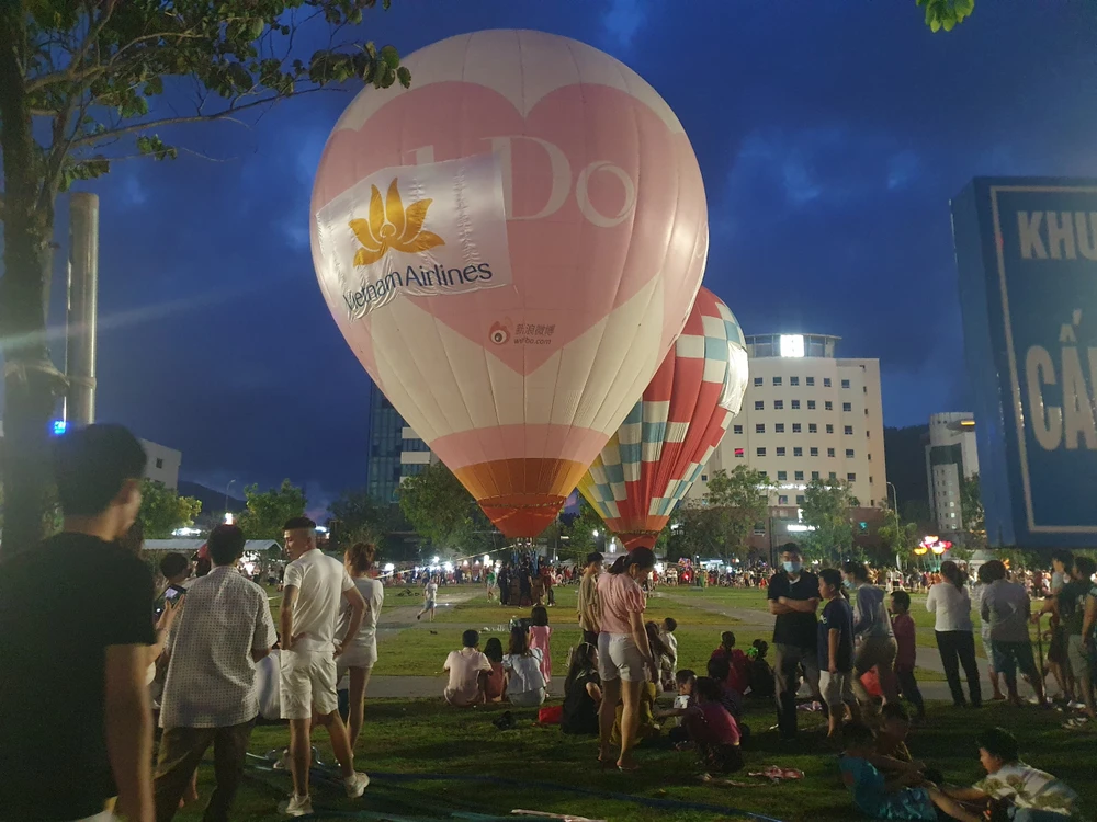 Lễ hội khinh khí cầu tạo điểm nhấn cho du lịch Bình Định dịp lễ 30-4 và 1-5. Ảnh QN