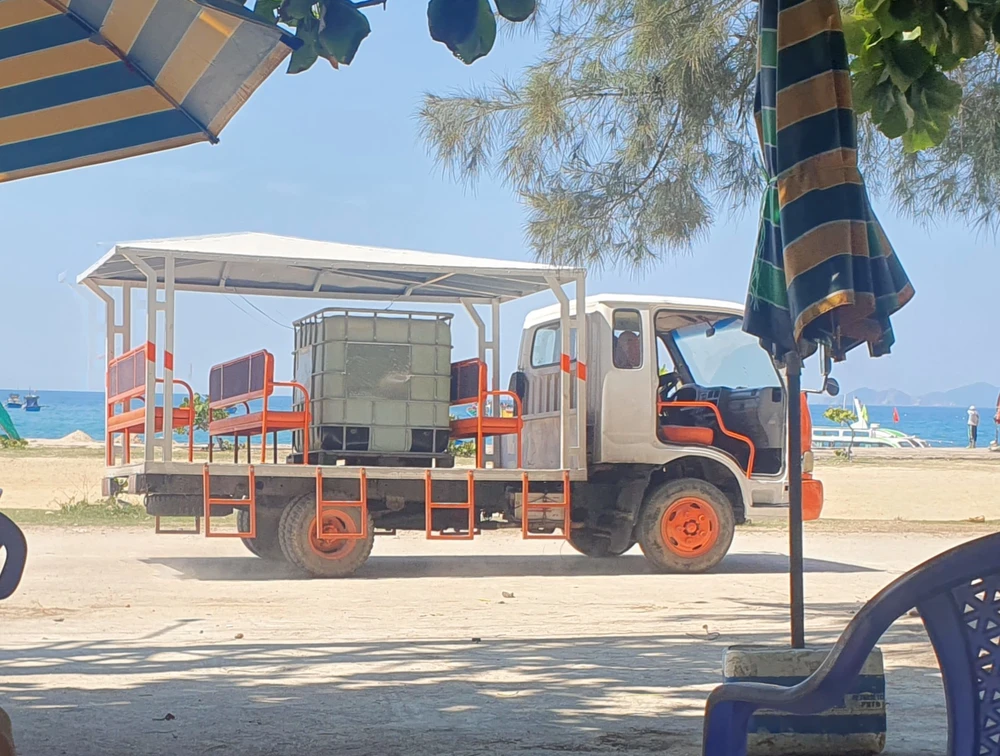 Một chiếc xe hoán cải trên địa bàn xã Nhơn Châu. Ảnh: QN Một chiếc xe hoán cải trên địa bàn xã Nhơn Châu. Ảnh: QN