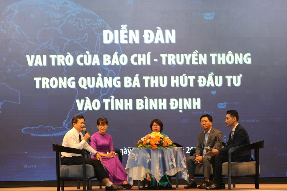 Diễn đàn nhằm nâng cao vai trò của báo chí - truyền thông trong việc quảng bá xúc tiến đầu tư vào tỉnh Bình Định. Ảnh: QN