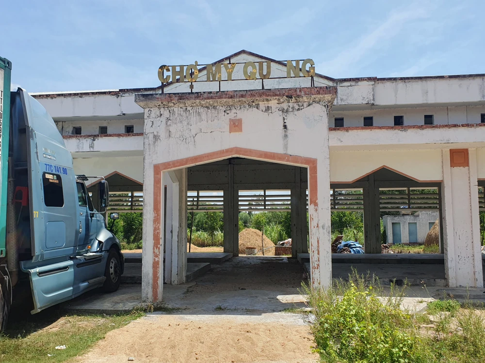 Chợ Mỹ Quang bị bỏ hoang từ khi xây dựng hồi năm 2013 đến nay. Ảnh QN