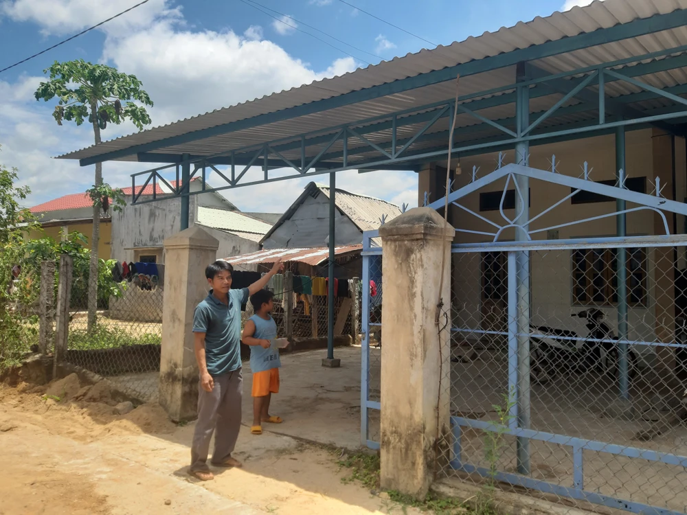 Gần 200 hộ dân ở làng Kà Bưng (xã Canh Thuận) và làng Hà Tiến (xã Canh Hiệp) hơn 20 năm mỏi mòn chờ sổ hồng. Ảnh QN