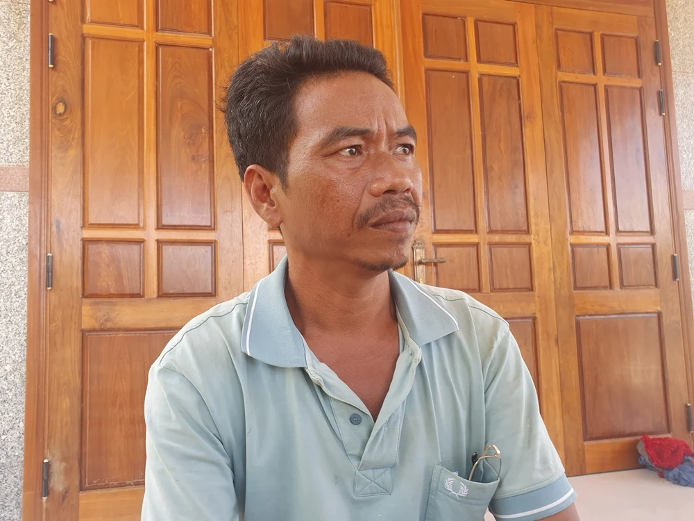 Ông Lê Văn Ốm mong muốn chính quyền sớm giải quyết và cấp sổ hồng cho gia đình ông và các hộ dân ở Hà Tiến. Ảnh QN