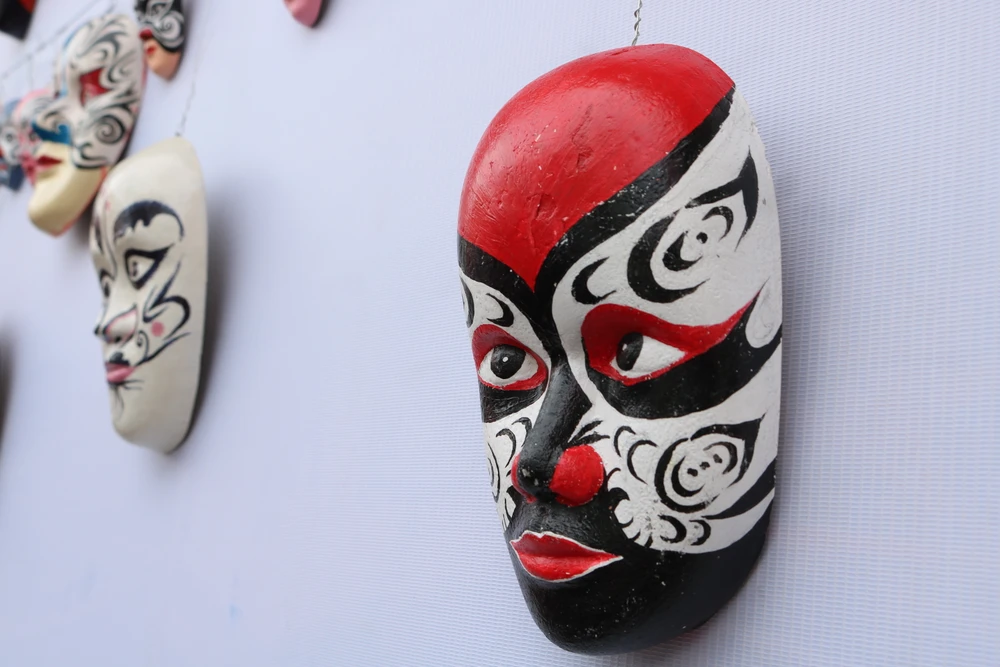 Chiếc mặt nạ của ông Vân giữ được cái hồn của nhân vật.