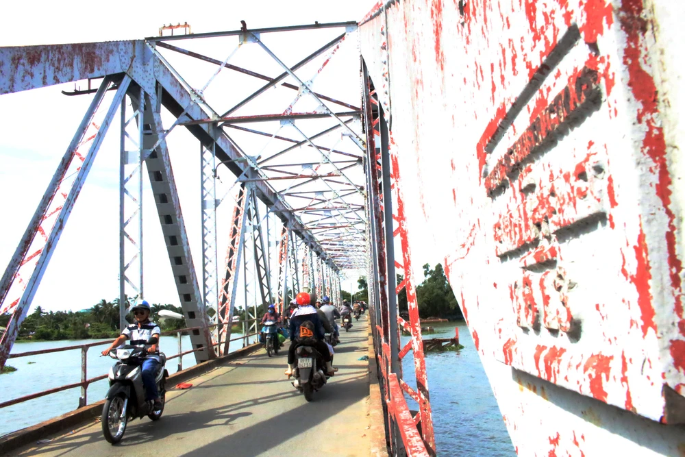 Cầu sắt Phú Long hơn 100 tuổi sẽ được tháo dỡ vào ngày mai ảnh 3