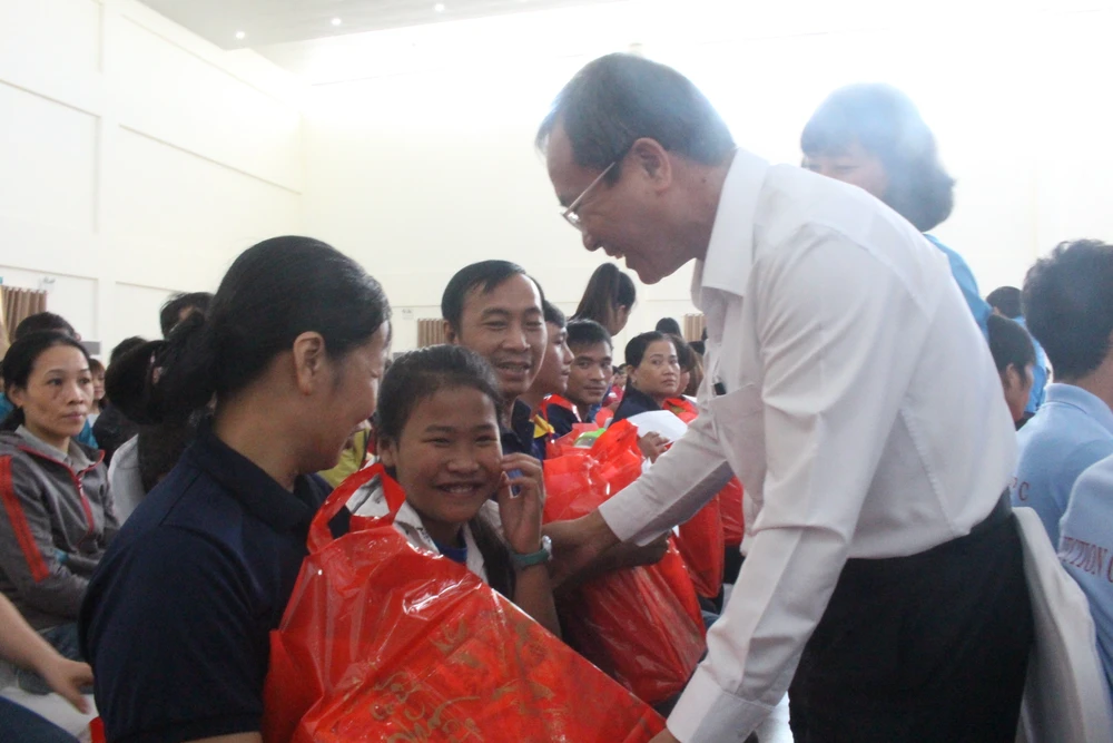 Chi 130 tỷ đồng hỗ trợ công nhân ăn Tết ảnh 2