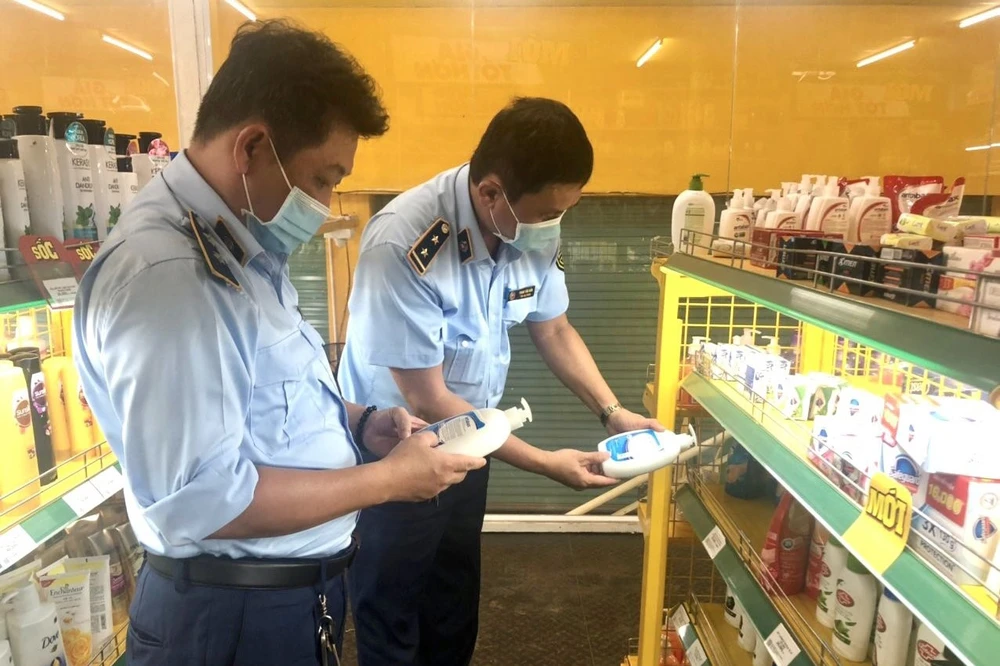 Bình Phước: Lập biên bản xử lý 9 cửa hàng Bách Hóa Xanh ảnh 1
