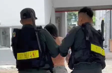 Thuận An họp xem xét vụ phá cửa, cưỡng chế người phụ nữ để test COVID-19 ảnh 3