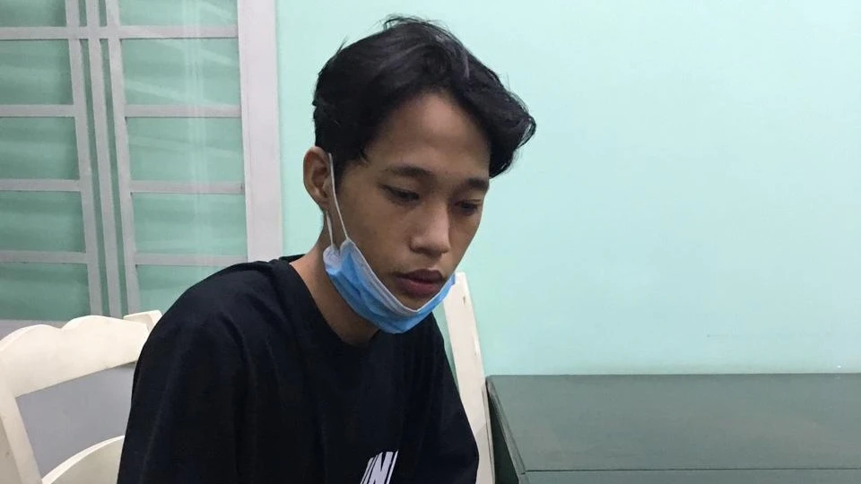 Bình bị bắt sau thời gian ngắn gây án. Ảnh: CA