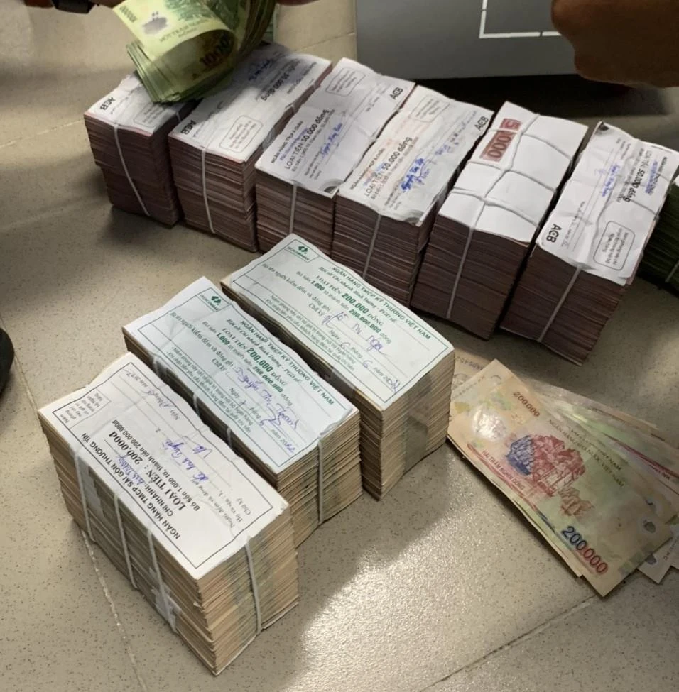 Số tiền lãi Thụy mới thu của chị T. Anh: CACC