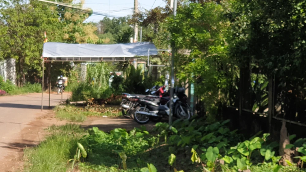 Căn nhà nơi bé trai bị chó cắn tử vong. Ảnh: DH