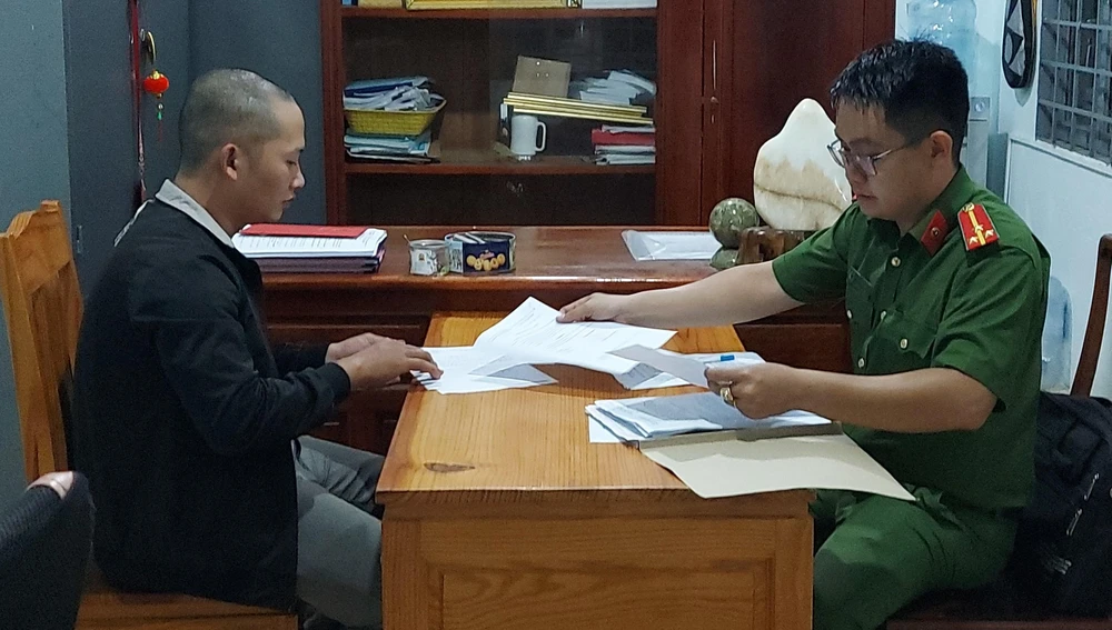 Tú bị bắt tạm giam để điều tra. Ảnh: LA