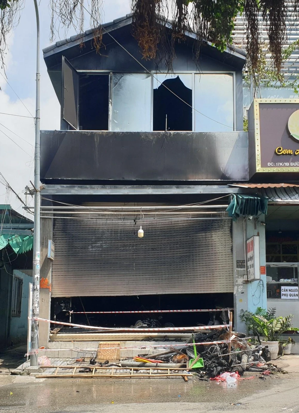 Tài sản bên trong ngôi nhà bị cháy rụi. Ảnh: LÊ ÁNH