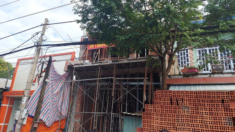 Hiện trường xảy ra vụ nổ, khiến người phụ nữ bỏng nặng. Ảnh: DH