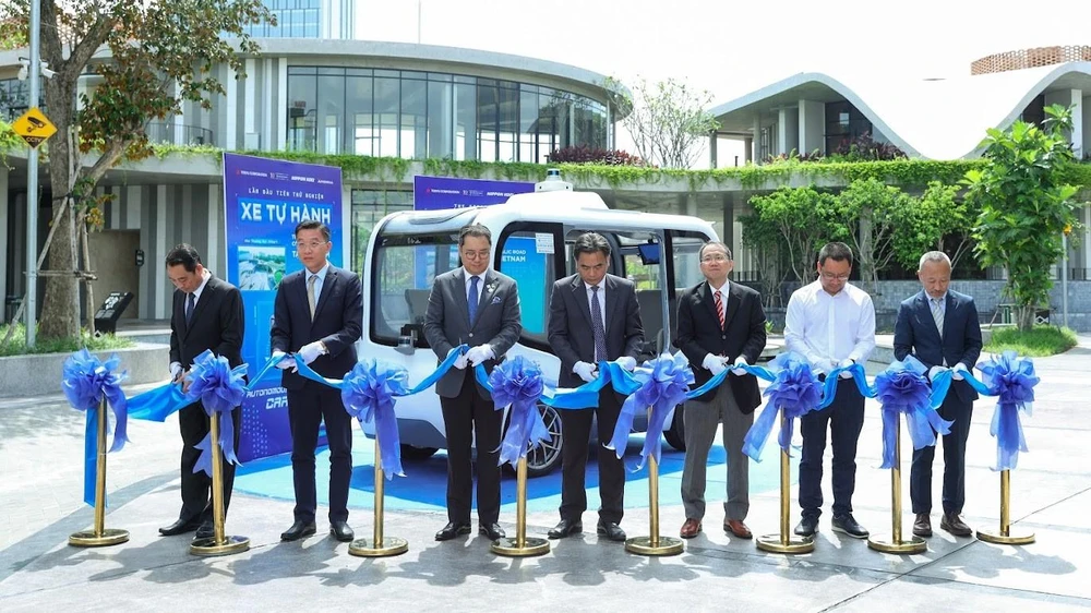 Tuyến xe không người lái được triển khai thử nghiệm đầu tiên ở Bình Dương. Ảnh: MX