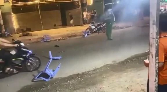 Hai thanh niên bị đâm tử vong tại chỗ. Ảnh: LA