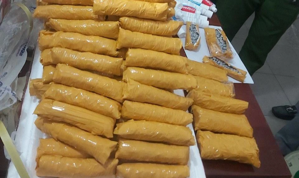 Số thuốc lắc khủng được cơ quan công an thu giữ. Ảnh: CA Số thuốc lắc khủng được cơ quan công an thu giữ. Ảnh: CA