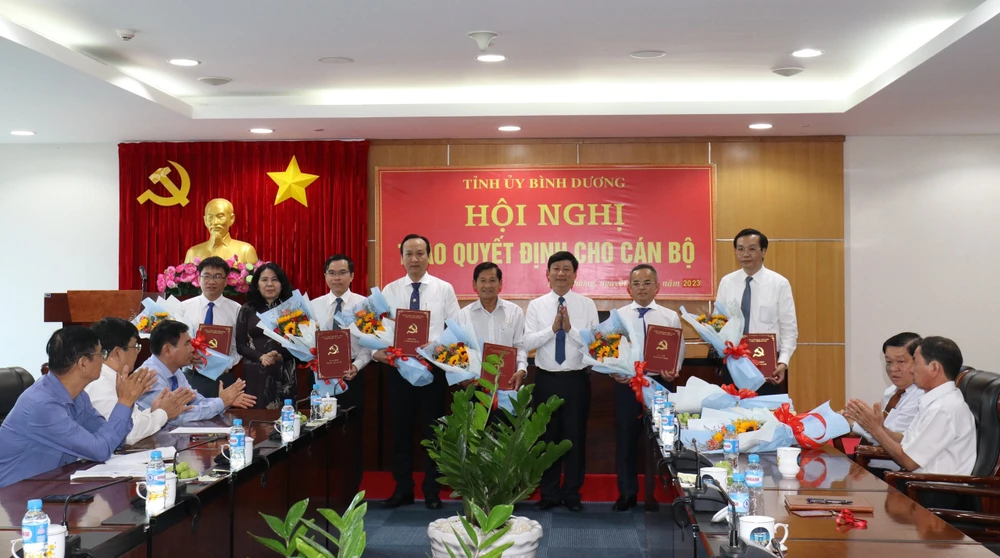 5 cán bộ lãnh đạo được điều động, bổ nhiệm.