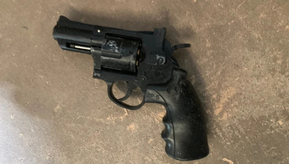 Khẩu súng mà Tần dùng để bắn nạn nhân. Ảnh: CACC