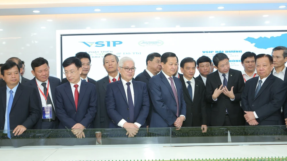 Phó Thủ tướng Chính phủ Lê Minh Khái thăm Khu công nghiệp VSIP I-Bình Dương. Ảnh: LA