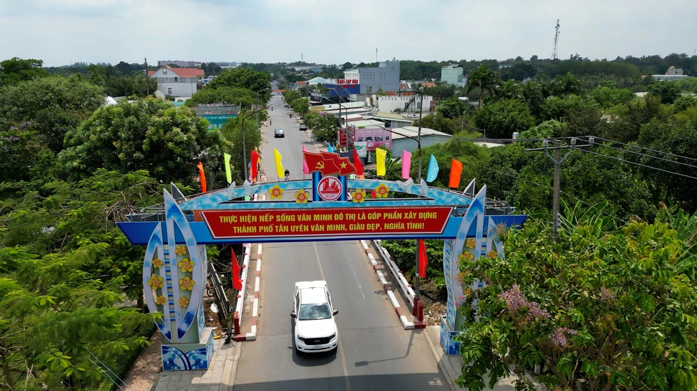 TP Tân Uyên có 12 đơn vị hành chính (10 phường và 2 xã). Ảnh: LA TP Tân Uyên có 12 đơn vị hành chính (10 phường và 2 xã). Ảnh: LA