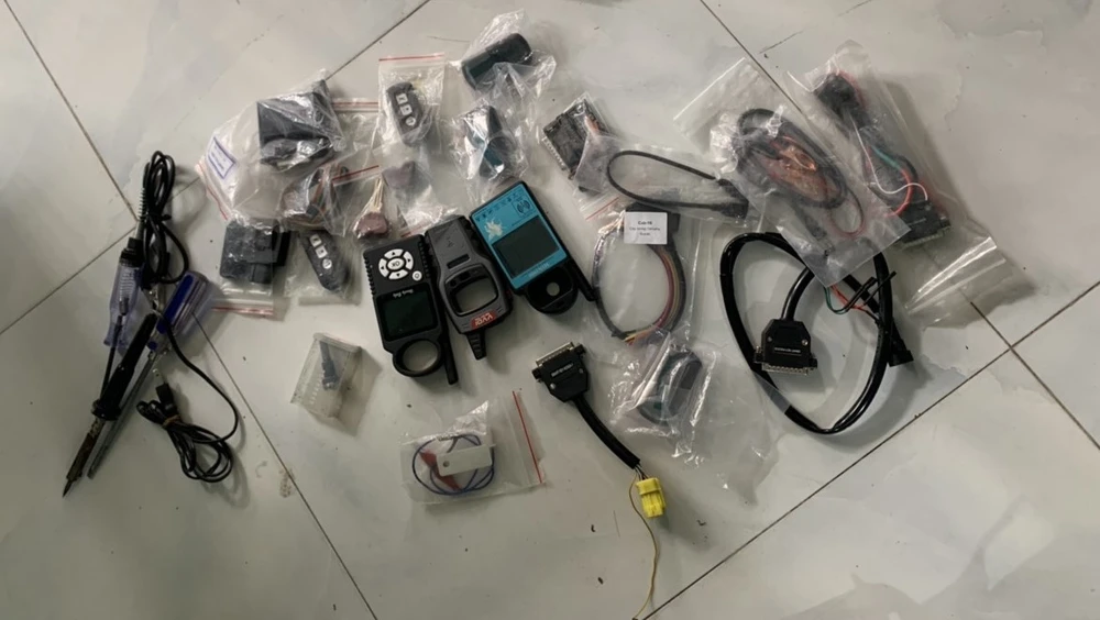 Các thiết bị công nghệ cao dùng để bẻ khóa xe máy