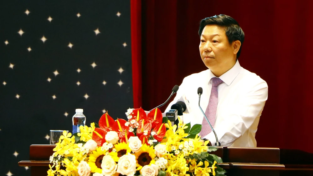 Ông Trần Thanh Lâm, Phó trưởng Ban Tuyên giáo Trung ương trình bày tại hội nghị. Ảnh: LÊ ÁNH