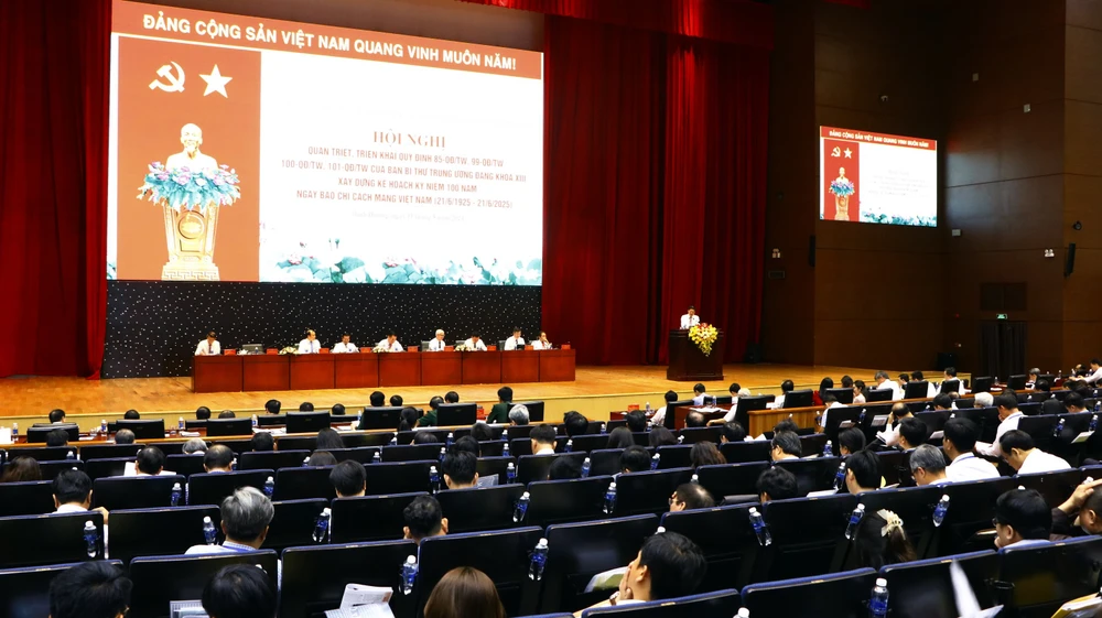 Khoảng 500 đại biểu về tham dự hội nghị. Ảnh: LÊ ÁNH