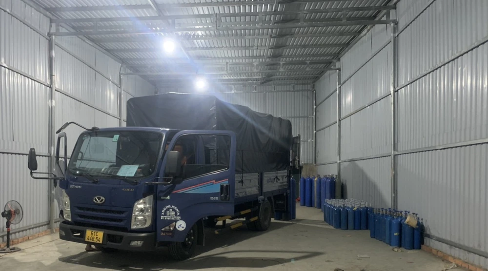 Kho sang chiết khí cười lớn ở Bình Dương