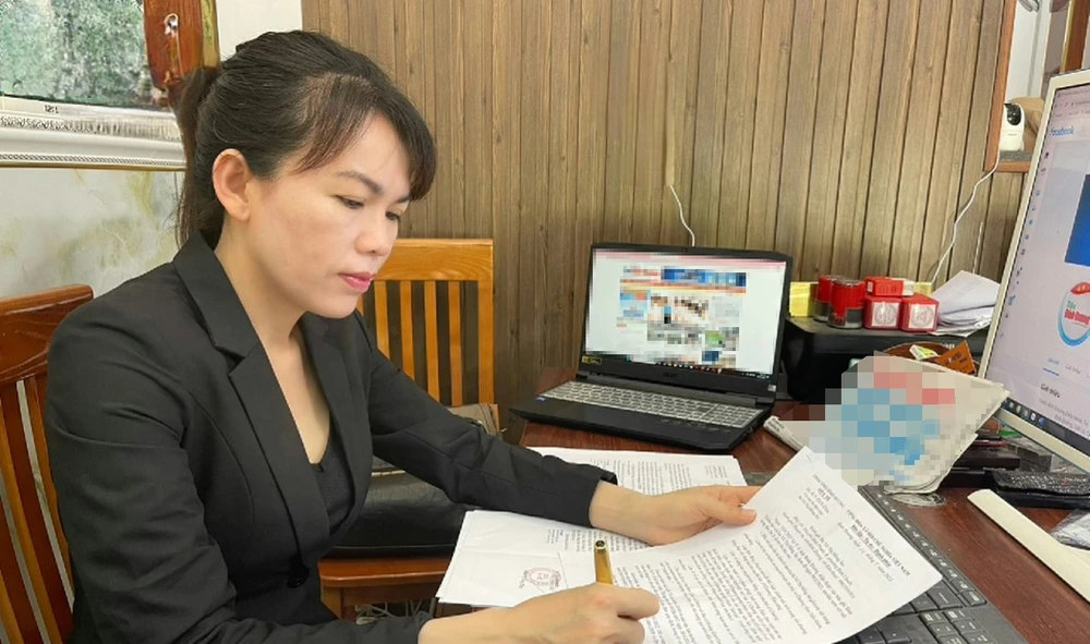 Răng của bà Ân có nguy cơ hỏng toàn bộ do đang bị nhiễm trùng nặng. Ảnh: LA