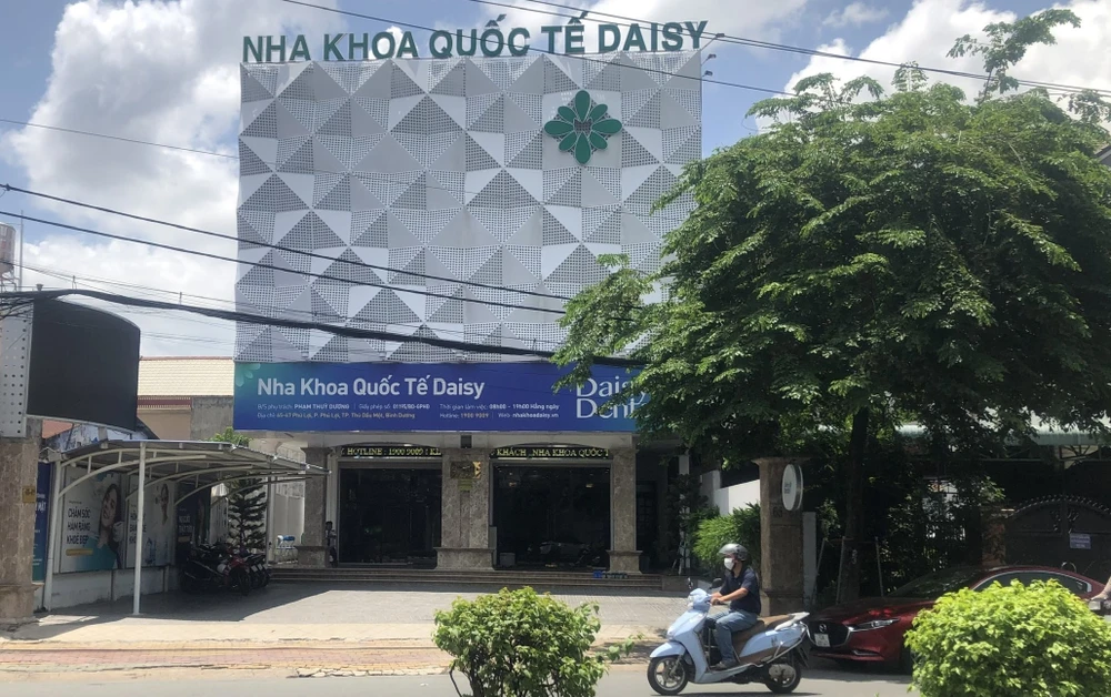 Cơ sở Nha khoa Quốc tế Daisy Dental bị xử phạt vì hàng loạt vi phạm. Ảnh: LA