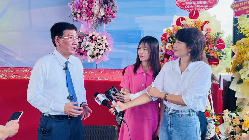 Ông Mai Hùng Dũng, Phó Chủ tịch UBND tỉnh Bình Dương cho biết Bình Dương vẫn đang đẩy nhanh công tác giải phóng mặt bằng. Ảnh: LÊ ÁNH