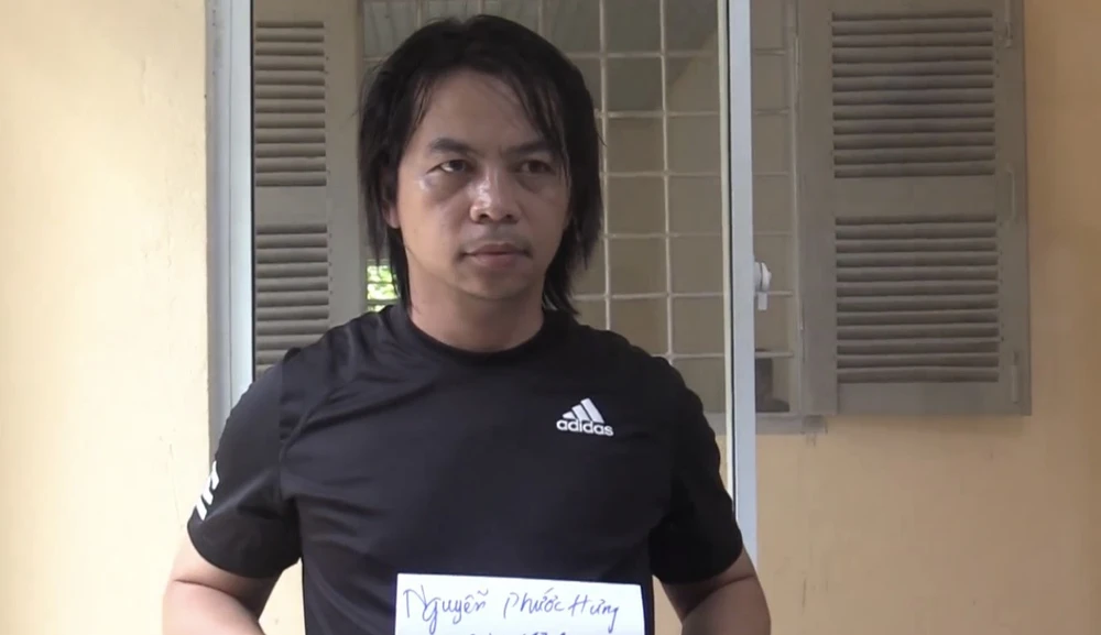 Người cầm đầu trường gà bị bắt. Ảnh: CACC Người cầm đầu trường gà bị bắt. Ảnh: CACC