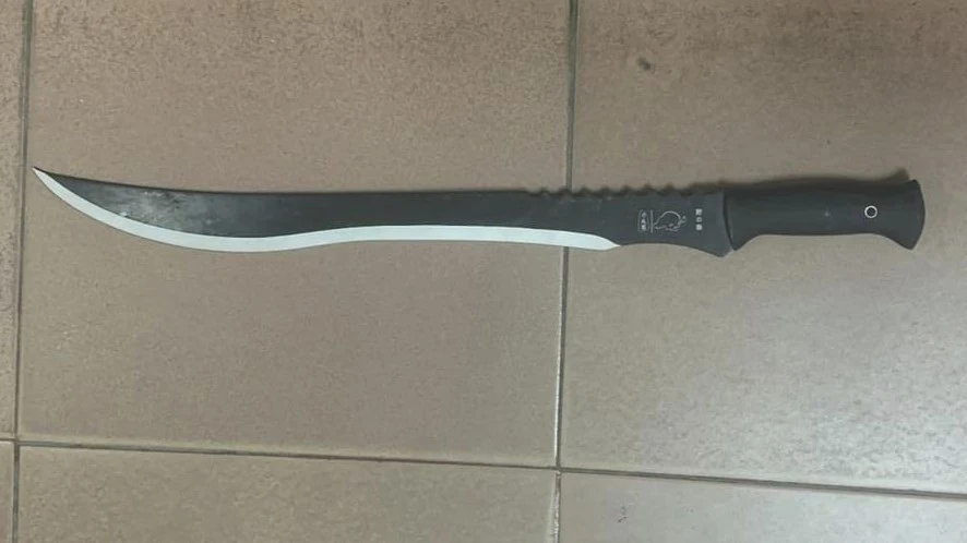 Hung khí nhóm này mang theo để gây án. Ảnh: CACC