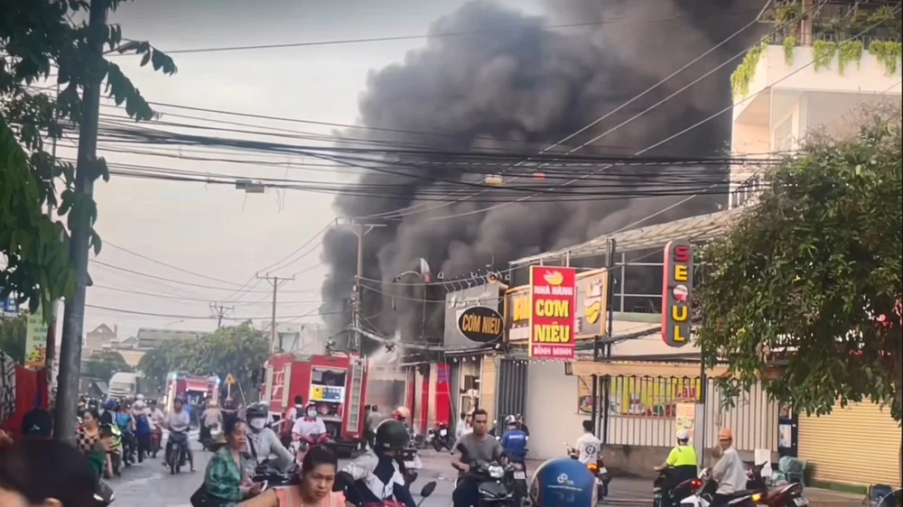 cháy lớn (1).jpg