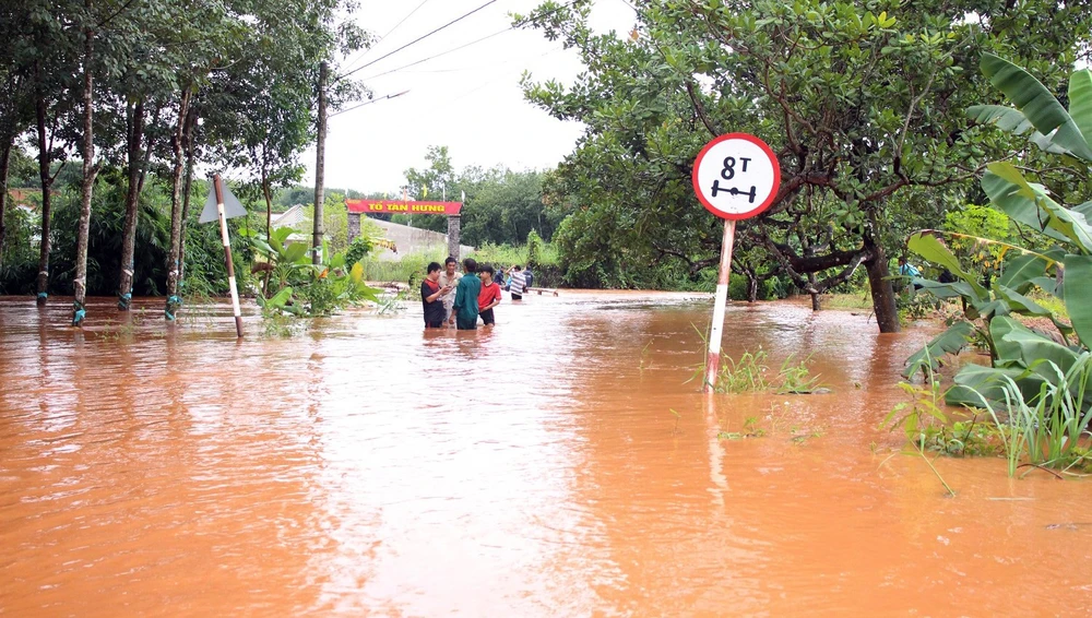 bình phước ngập nặng (3).jpg