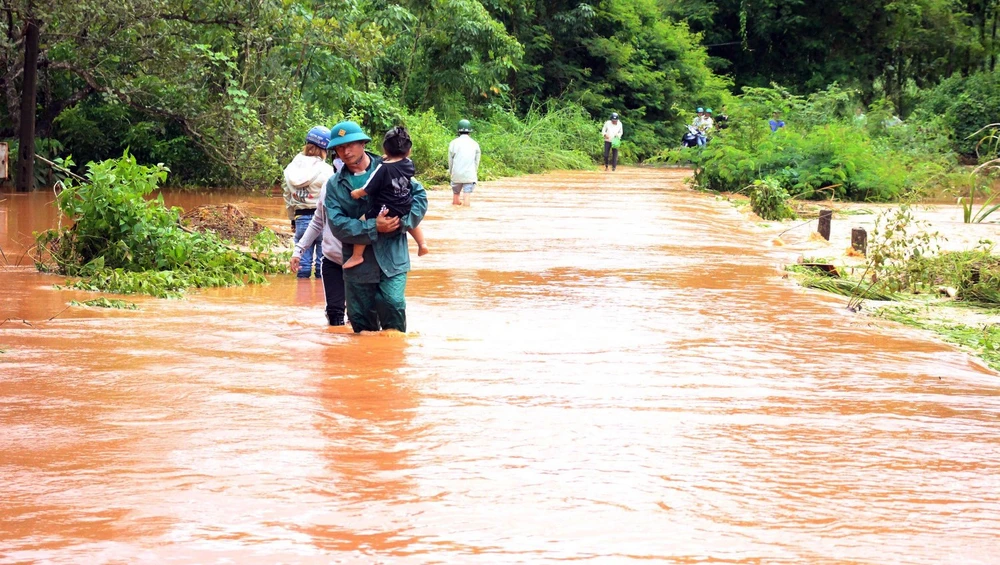bình phước ngập nặng (5).jpg
