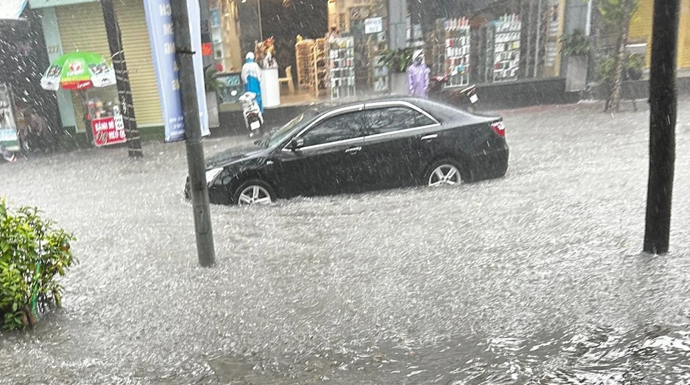 mưa lớn, ngập nặng (2).jpg