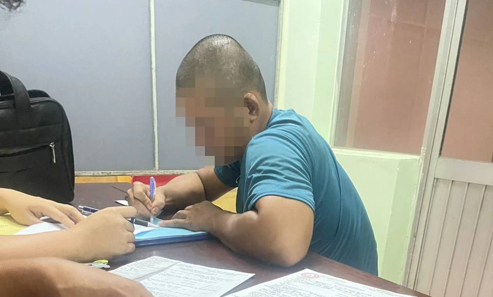 Tài xế xe tải say rượu lái xe loạng choạng trên quốc lộ ở Bình Phước