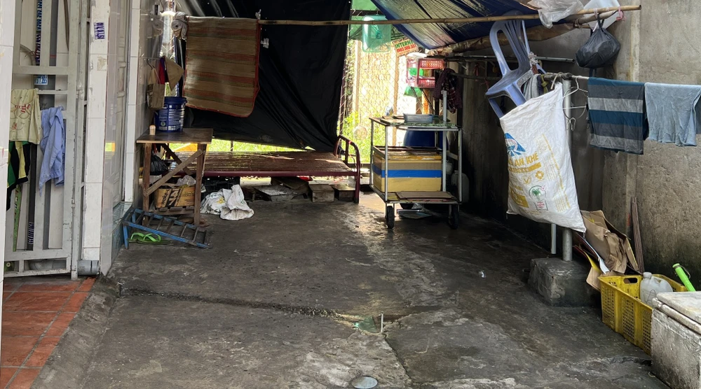 ngã vào chảo dầu đang sôi.jpg