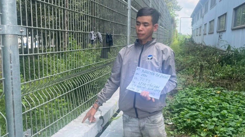 Bình Dương: Nam thanh niên trộm khuôn đúc lốp xe 600 triệu đồng