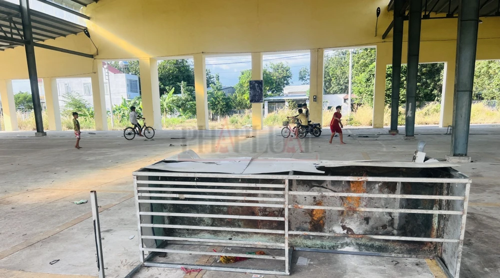 Chợ Tân Thành xây dựng hết 6 tỉ đồng nhưng lại bỏ hoang