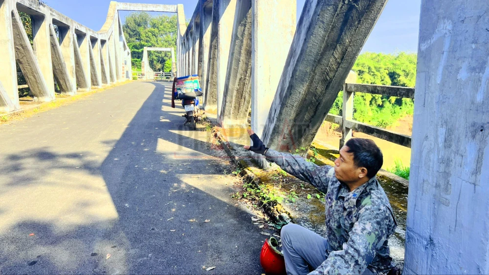 Cầu Gãy ở Bình Dương