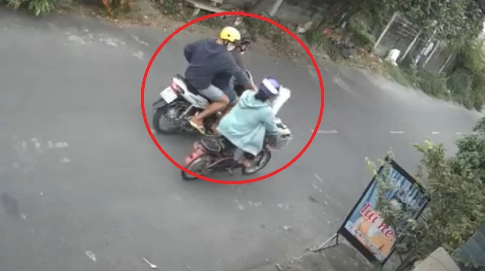 dây chuyền vàng.jpg