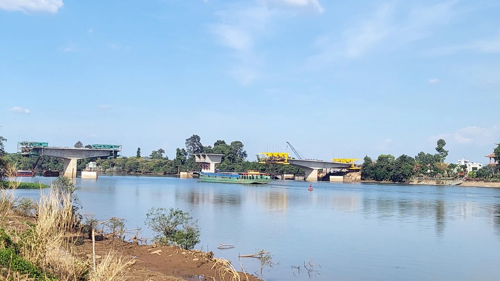 cầu bạch đằng (6).jpg