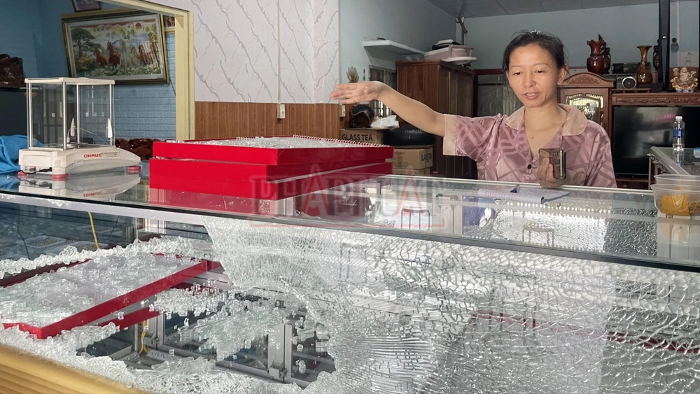 cướp tiệm vàng (8).jpg