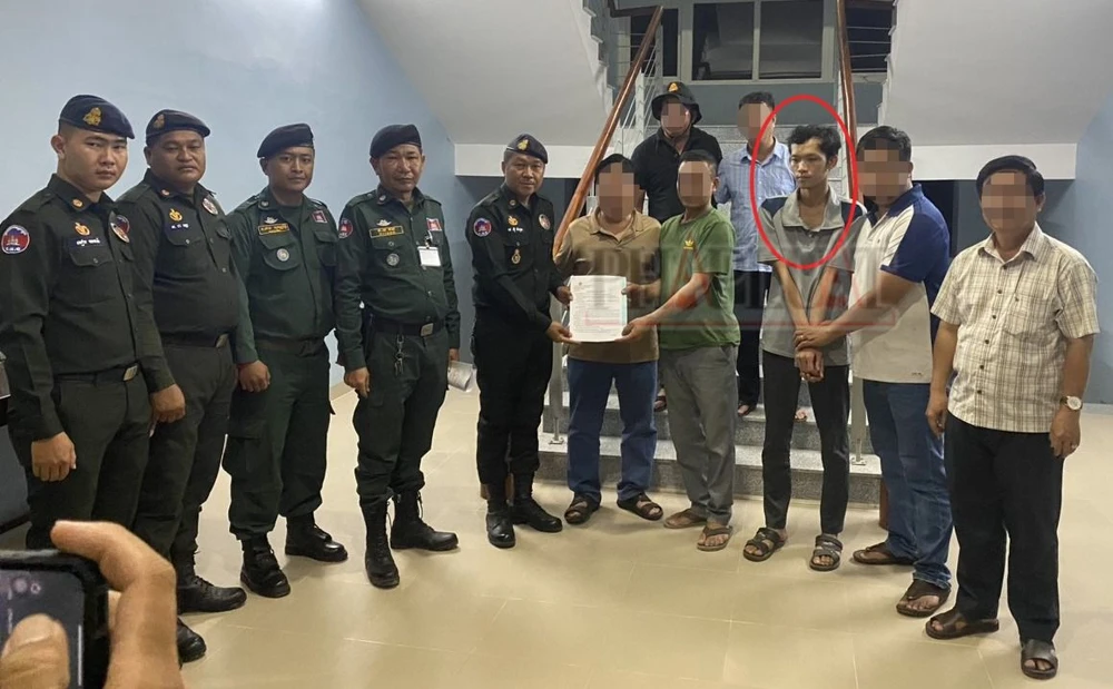 cướp tiệm vàng ..jpg