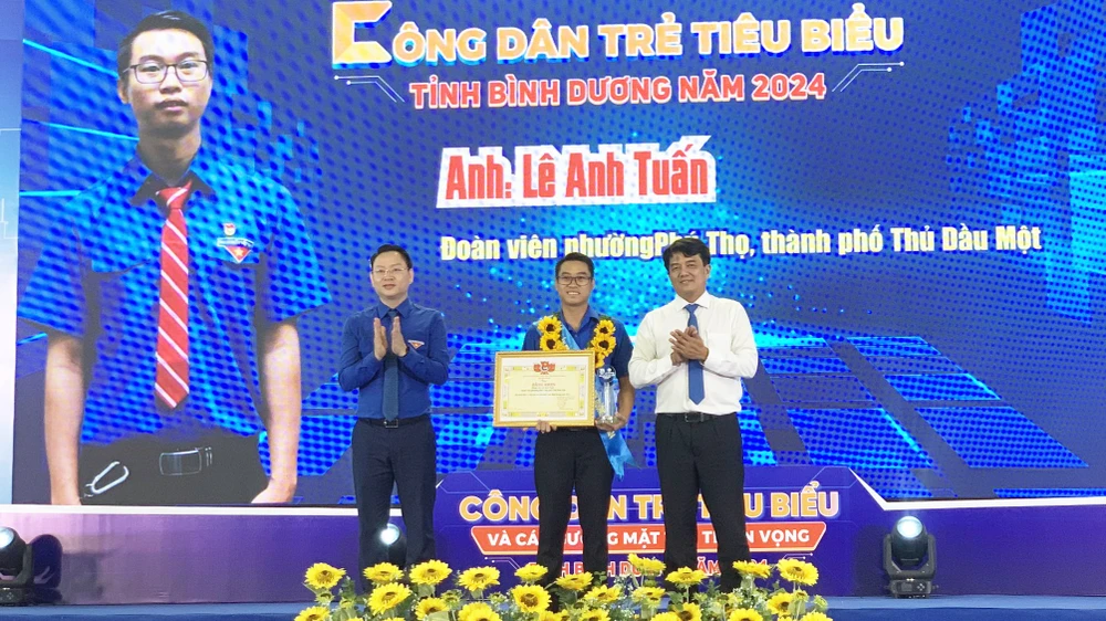 thanh niên tiêu biểu (1).jpg