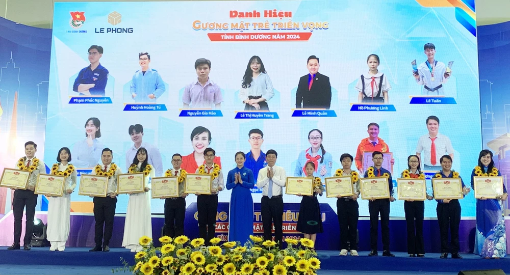 thanh niên tiêu biểu (4).jpg